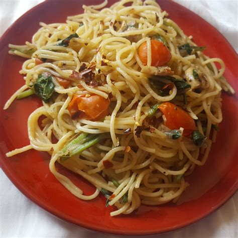 Borrowed from italian pasta (paste; Spinach & Mushrooms Pasta - Vegan Easy - veganeasy.org