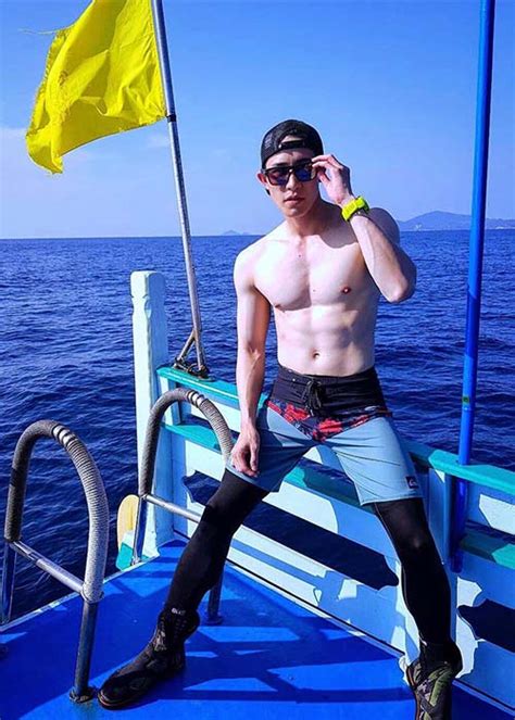 Photo gallery เพิ่งจะลงภาพคู่ครบรอบรัก 4 ปีโดยปราศจากแมสก์ไปไม่เท่าไหร่ ล่าสุด กัสเบล พีรกร โพธิ์ประเสริฐ ก็ได้ควงแฟนหนุ่มเข้าสู่สเต็ปใหม่ของ. ประวัติ กัสเบล พีรกร นักแสดงหนุ่มงานดีหุ่นปังหล่อขาวตี๋สุดๆ