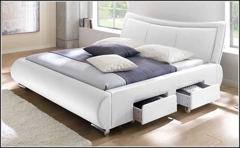 Denn auf einer perfekt auf sie abgestimmten matratze können sie gesund und erholsam. Betten 140x200 Mit Matratze Und Lattenrost - betten ...