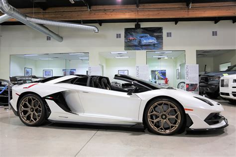 This 2020 Lamborghini Aventador Svj Roadster Costs 875k And Its Easy