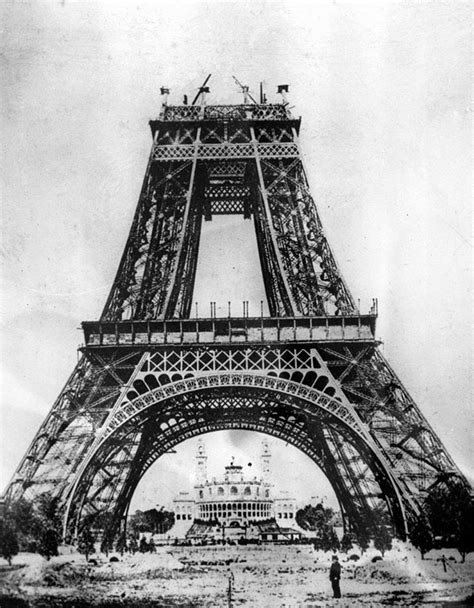 21 Vintage Photos Of The Construction Of The Iconic Eiffel Tower In