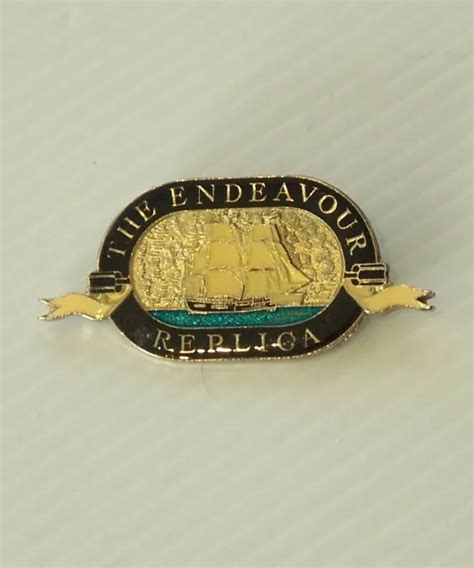 Vintage The Endeavour Replica Australia Souvenir Lapel Coat Hat Pin