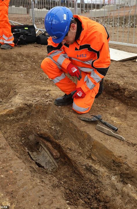 Remains Of Explorer Matthew Flinders Are Discovered Underneath A London