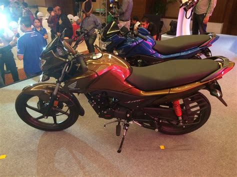 Livo with its new colour schemes, looks stunning and gets a more sporty look. Honda Livo Launched in India; Price, Specs, Images and ...