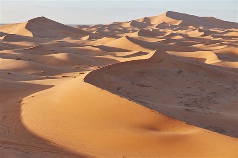 Arenas Interminables Del Desierto Del Sahara Hermoso Atardecer Sobre