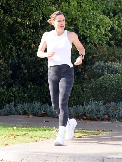 Jennifer Garner Out On Morning Run In Los Angeles 08132023 Hawtcelebs