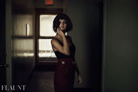 Selena Gomez Pose Presque Nue Pour Flaunt Magazine