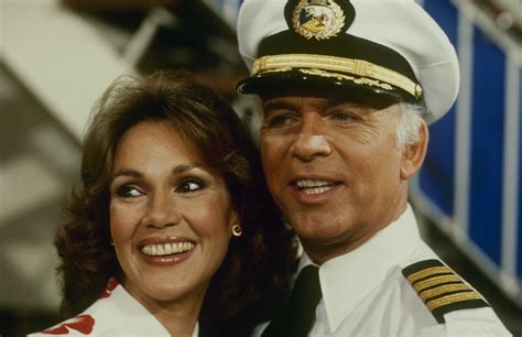 gavin macleod dead at 90 the mary tyler moore show actor and love boat captain passes away