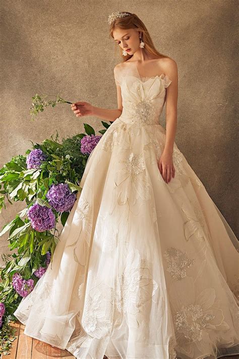 15 ethereal flower inspired wedding dresses for your white garden wedding praise wedding white