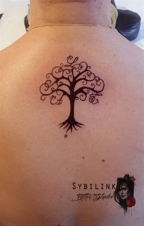 Tatouage Arbre De Vie Avec Initiales Sybilink Tattoo Tatouage Arbre