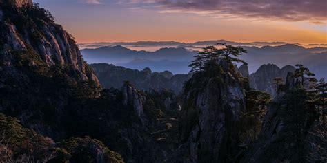 The Morning Of The Huangshan Huangshan Scenic Area In China Scenic