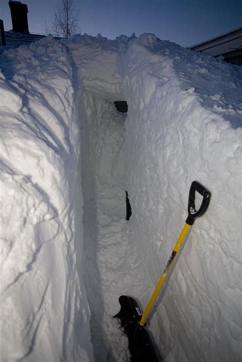 24 Pictures That Perfectly Capture How Insane The Snow In New England