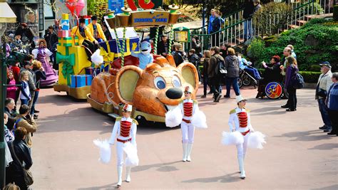 Europa park is the second most popular theme park in europe, after disneyland paris. Europa-Park Parade wird 2015 zum Jubiläumsjahr erneuert
