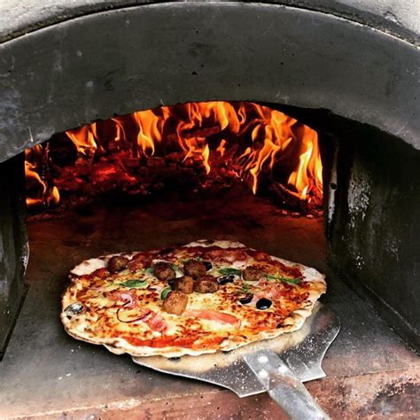 Expert Tips For Perfect Wood Fired Pizza