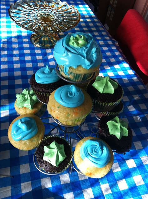 Cupcakes Green And Blue Frosting Blue Frosting Frosting Desserts
