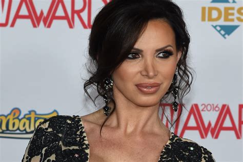 Porn Star Nikki Benz Sues Brazzers And Co Stars Alleging Abuse During