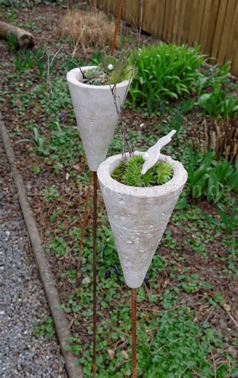 Maybe you would like to learn more about one of these? Deko aus Beton f r den Garten Gartenstecker aus Beton ...
