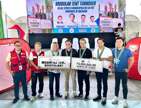 Bulacan Mayors Get 2400 Tents The Manila Times