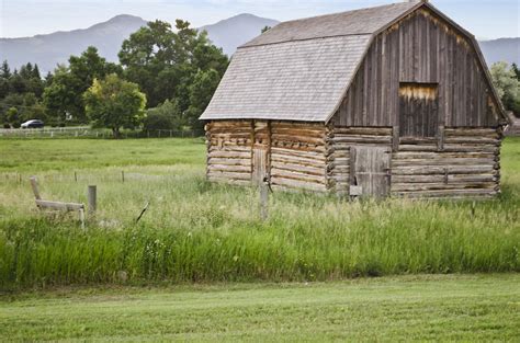 We list and sell equine real estate, nh country homes and nh horse property, as well as new hampshire farms. Tinsley living farm barn - Museum of the Rockies - 2013-07 ...