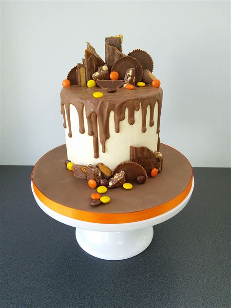 Reeses Peanut Buttercups Drip Cake Drip Cakes Cake Chocolate Drip Cake