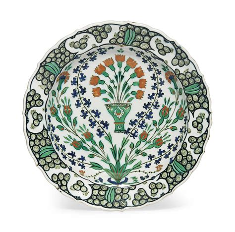 AN IZNIK POTTERY DISH OTTOMAN TURKEY CIRCA Christie S