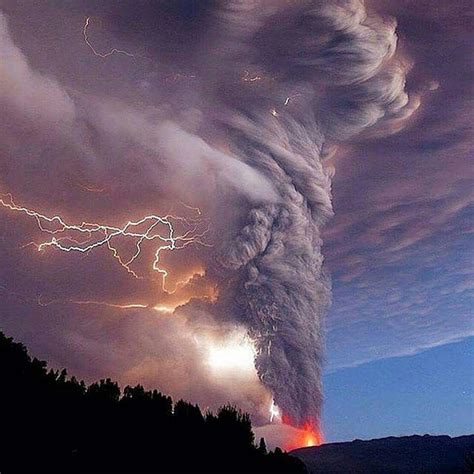 Stunning Electrical Storm Volcano Eruption That Occurred In Chile