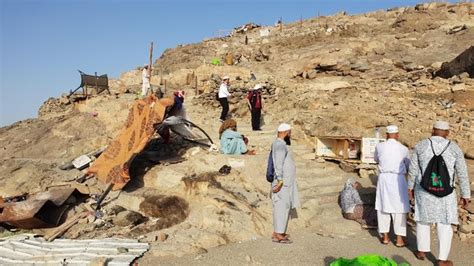 Potret Gua Hira Di Balik Terjalnya Jabal Nur
