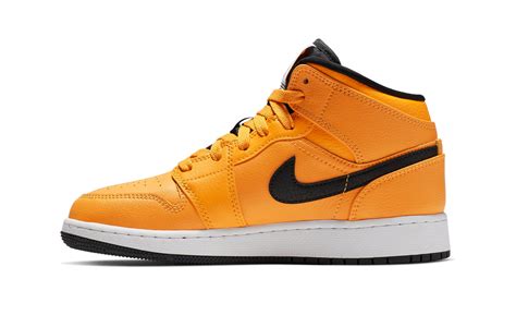 Looking closer they feature black nubuck on the overlays while university gold covers the base. Jordan Kids Air Jordan 1 Mid Gs, University Gold/Black ...