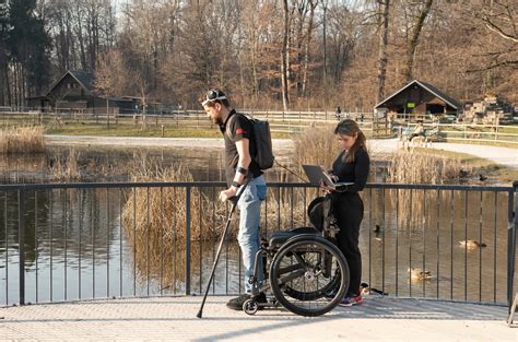 Paralyzed Man Walks Again After Brain And Spinal Implants Bestinau