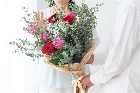 結婚記念日に喜ばれる「お花」特集！厳選した10種類のおしゃれなお花と、お花を贈る際のポイントをご紹介します！