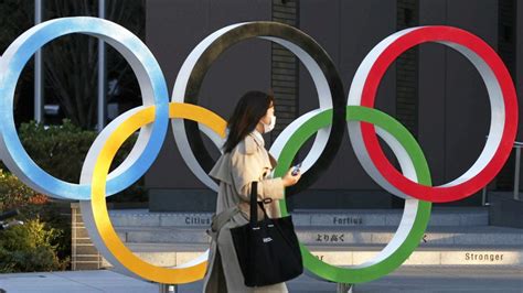 Die olympische fackel wurde von acht bedeutenden chinesischen sportlern, wie dem ersten goldmedaillengewinner chinas bei olympischen spielen oder gao min, durch das stadion getragen, bevor sie an li ning übergeben wurde. Olympische Spiele werden auf 2021 verschoben | Olympia ...