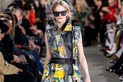 Jackson Pollock Drips Inspire Couture Unveiled At Paris Fashion Week