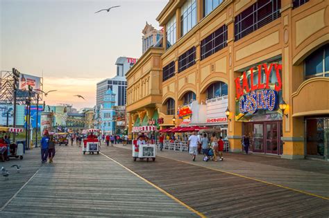 Atlantic City Boardwalk Oro Gold Stores