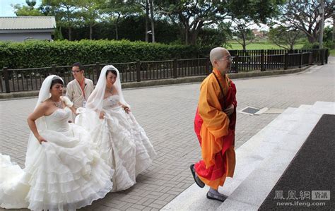 The China Watch First Lesbian Buddhist Wedding In Taiwan Foto Voetbal