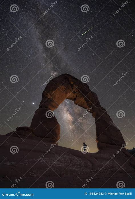Milky Way And Meteor Over Delicate Arch Stock Image Image Of Cliff
