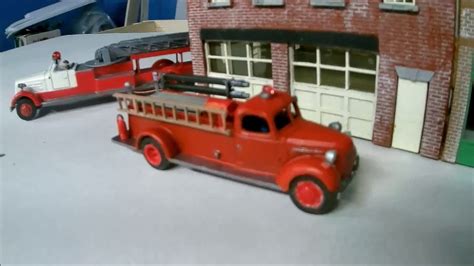 Ho Scale 1939 Pumper Fire Truck With Simulated Rotating Beacon Light
