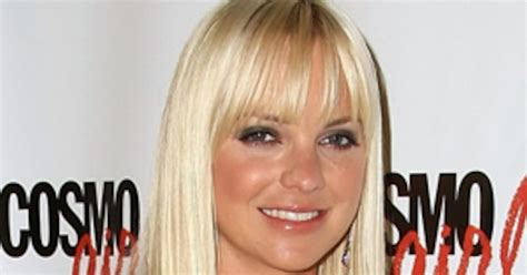 Check Out Joel Mchale And Anna Faris Awkward Date In Whats Your