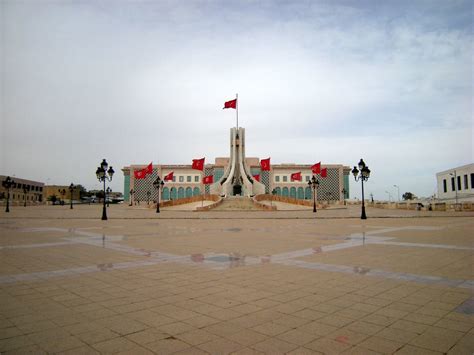 Place De La Kasbah Praça Com A Prefeitura De Tunis Ao Fund Leandro