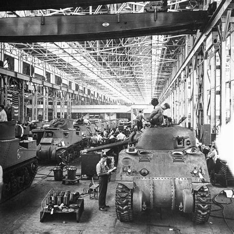 Rare Photographs Show The Tank Factories Of The Second World War 1940