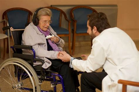 Musicoterapia Para Ancianos Con Demencia ¿es Beneficiosa