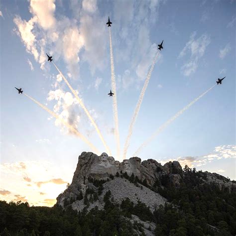 Image Of The Day Us Navy Blue Angels Perform Tribute At Mt Rushmore For Independence Day