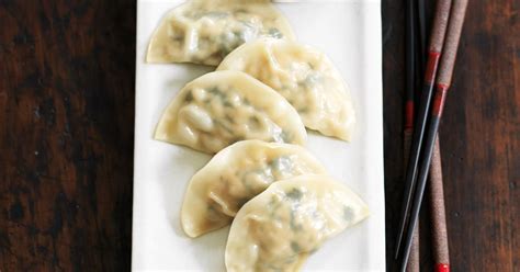 My guide to how to make dumpling wrappers at home. Chicken and spinach dumplings