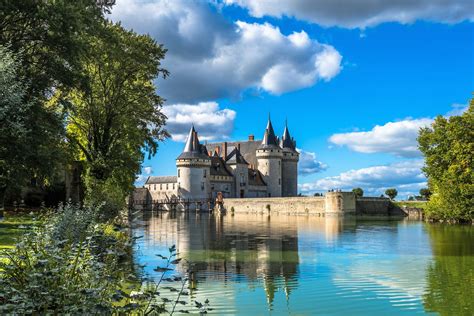 On january 15, 2009, the world witnessed the miracle on the hudson when captain sully sullenberger glided. Sully-sur-Loire - So Châteaux