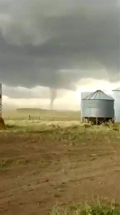 Video Impresionante Un Tornado Sorprendió En Bahía Blanca Crónica