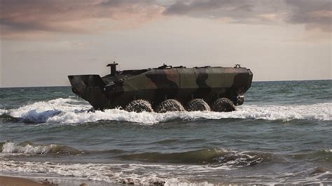 Us Marines Take Delivery Of New 8x8 Amphibious Tank