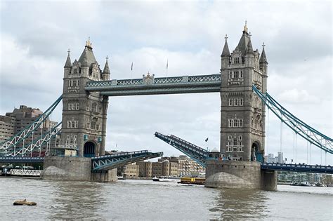 Travel Chaos As Londons Tower Bridge ‘stuck Open The Independent