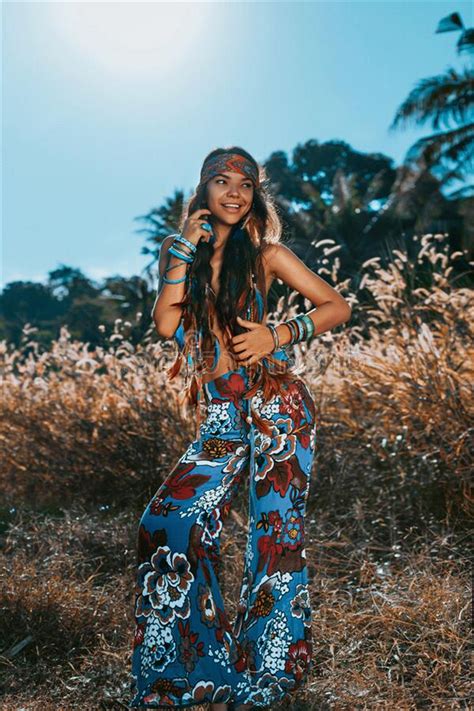 Hippie Type Information Tips On How To Get Dressed Like A Hippie