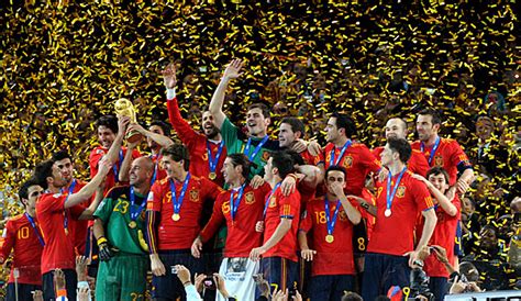 Bayern bangt um robert lewandowski. Sechs Monate vor der WM