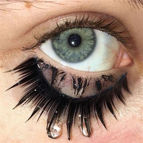 Instagram Influencer Started Curly Eyelash Trend And Some People Cant