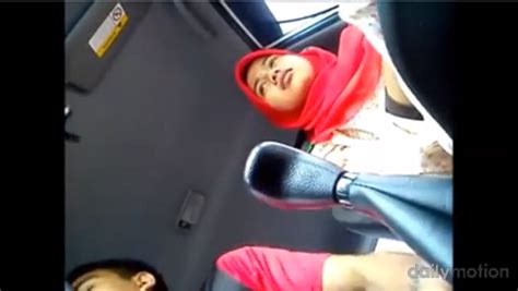 Kantoi dating dalam kereta bezza viral. Lagi Awek Melayu Kena Sedut Dalam Kereta - My Viral Hub